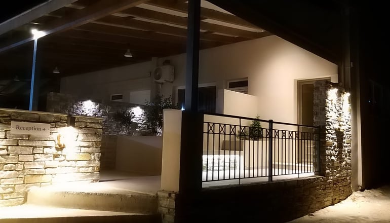 Petries Studios - Άγιοι Απόστολοι, Εύβοια