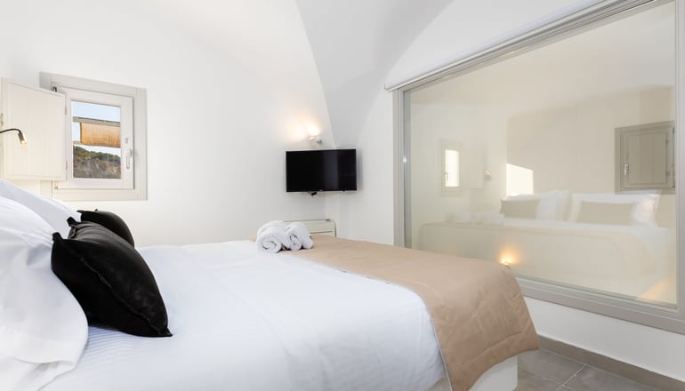 Serapias Suites - Έξω Γωνιά, Σαντορίνη