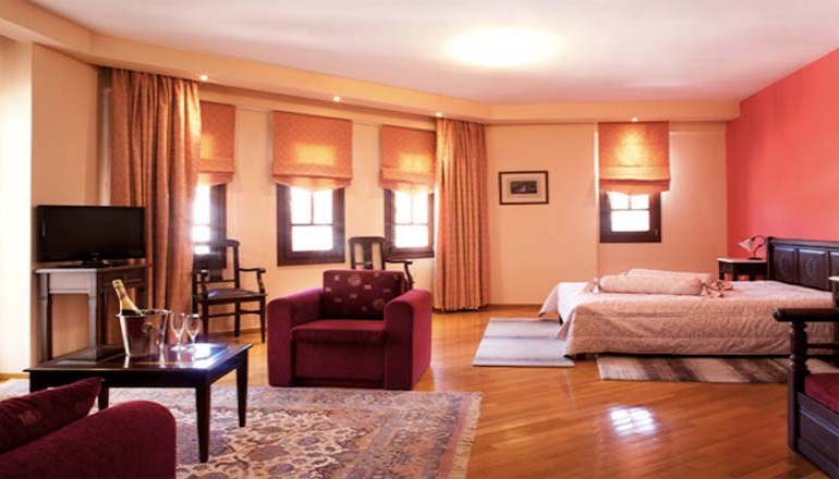 Κύναιθα Hotel