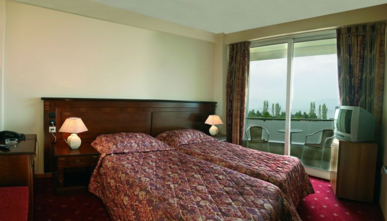 Dolphin Resort Hotel