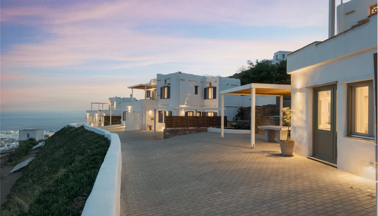 Morfes Luxury Apartments - Τριαντάρος, Τήνος