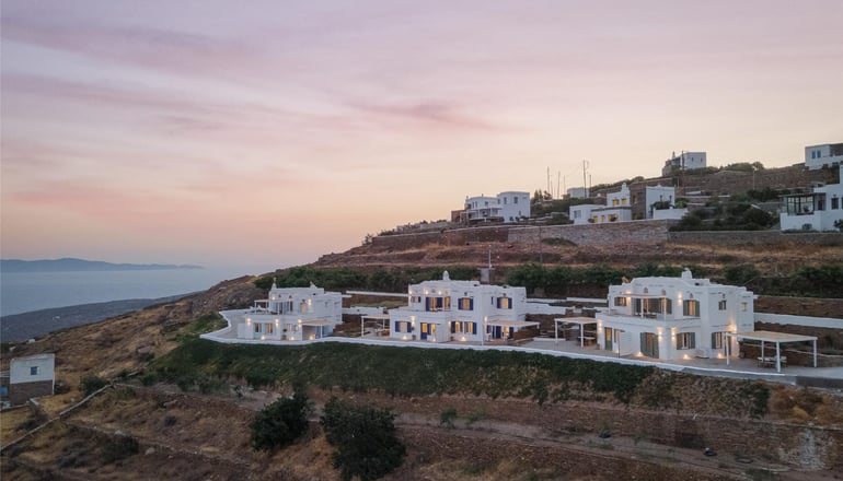 Morfes Luxury Apartments - Τριαντάρος, Τήνος