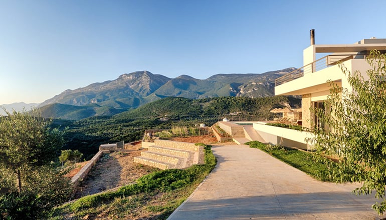 Euphoria Studios - Πλάτωμα, Μάνη