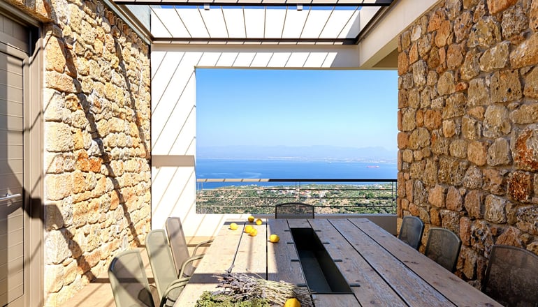 Euphoria Studios - Πλάτωμα, Μάνη