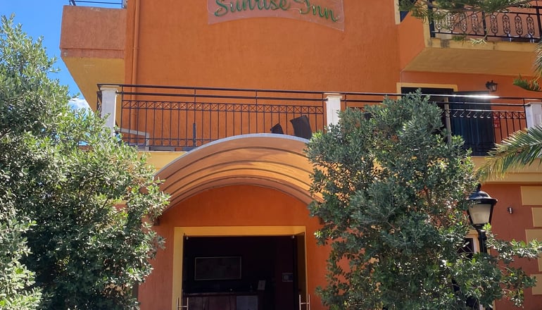Sunrise Inn Hotel - Κουντουράτα, Κεφαλονιά