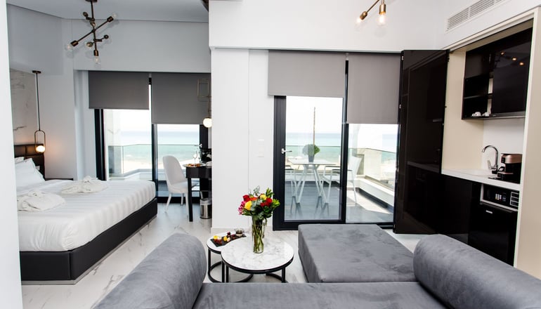Crystal Villas and Suites - Πολύχρονο, Χαλκιδική