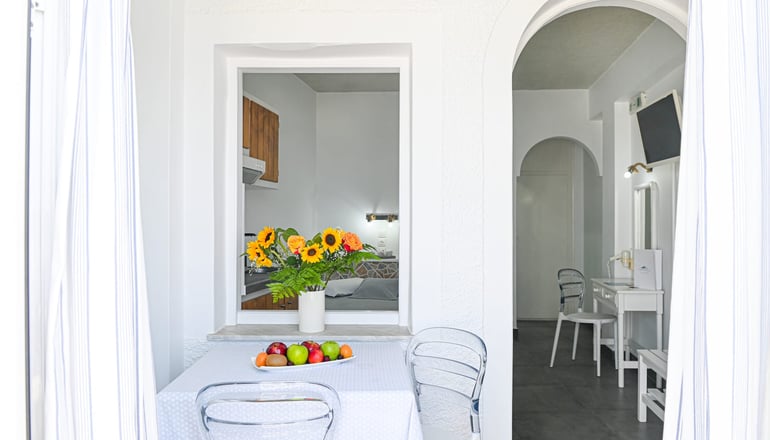 Kafieris Blue - Φηροστεφάνι, Σαντορίνη