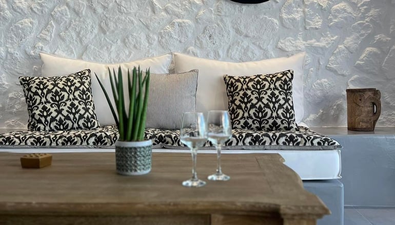 Numa - Φηρά, Σαντορίνη