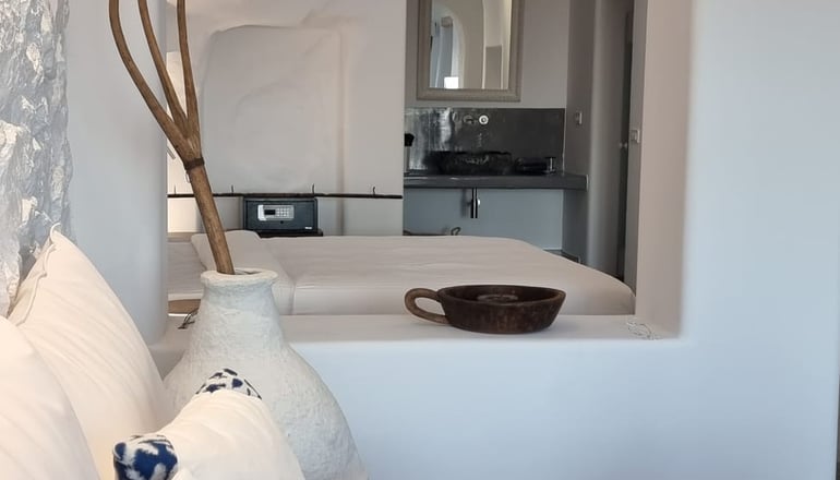 Numa - Φηρά, Σαντορίνη