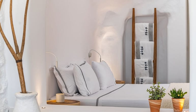 Numa - Φηρά, Σαντορίνη