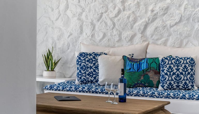 Numa - Φηρά, Σαντορίνη