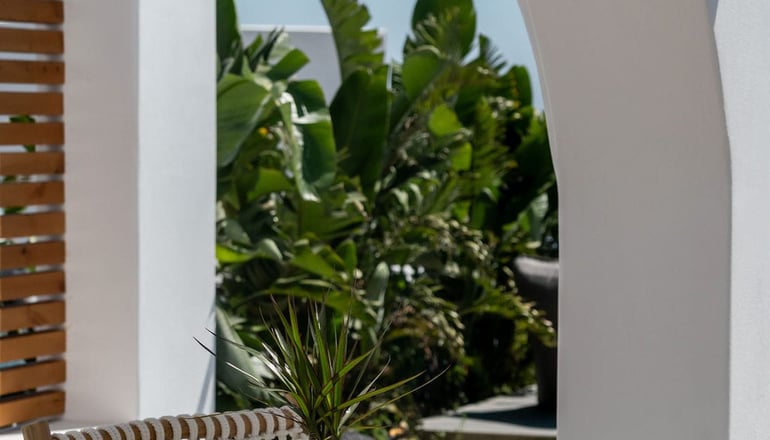 Numa - Φηρά, Σαντορίνη