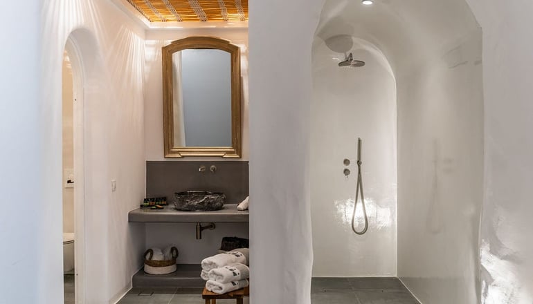 Numa - Φηρά, Σαντορίνη