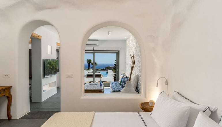 Numa - Φηρά, Σαντορίνη