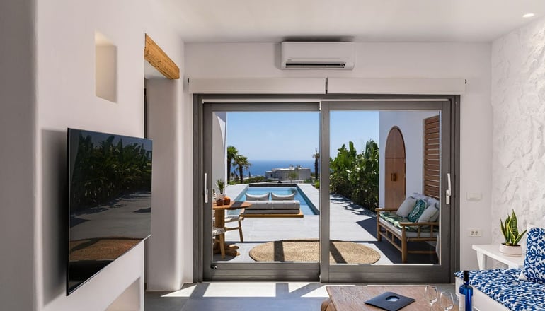 Numa - Φηρά, Σαντορίνη