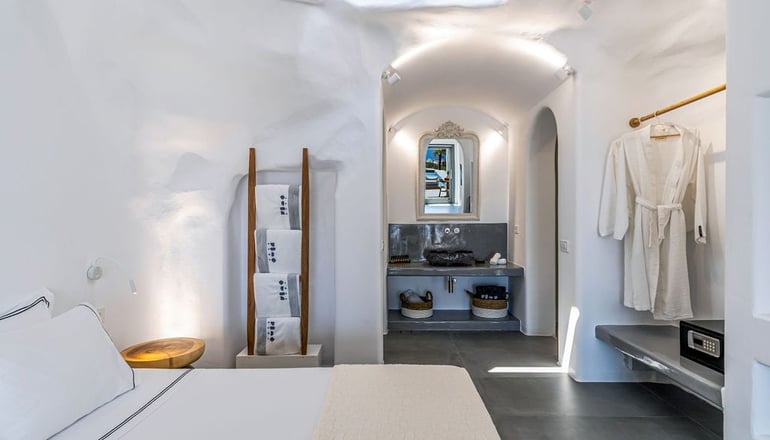 Numa - Φηρά, Σαντορίνη