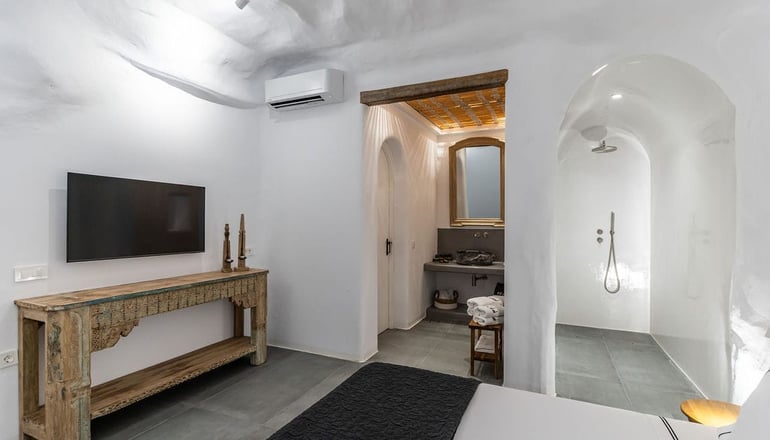 Numa - Φηρά, Σαντορίνη