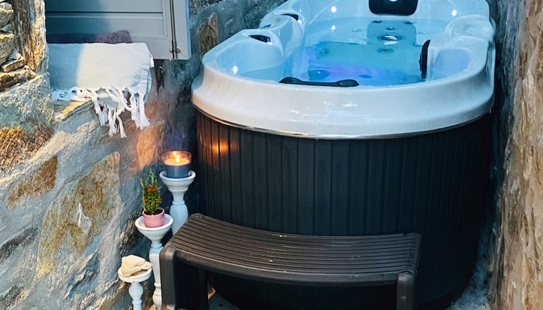 Pino Di Loto - Κίνι, Σύρος