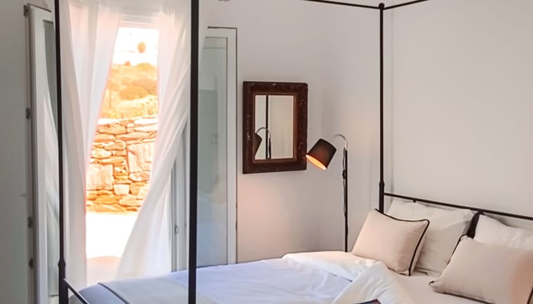 Pino Di Loto - Κίνι, Σύρος