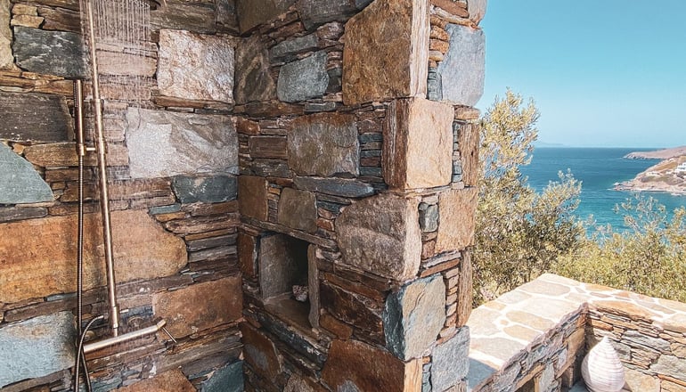 Pino Di Loto - Κίνι, Σύρος