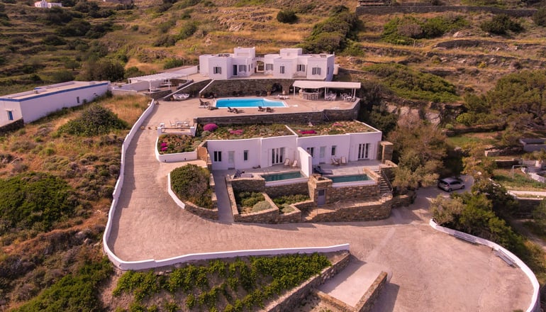 Pino Di Loto - Κίνι, Σύρος