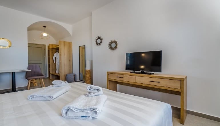 Symphony Suites - Πύργος, Σαντορίνη