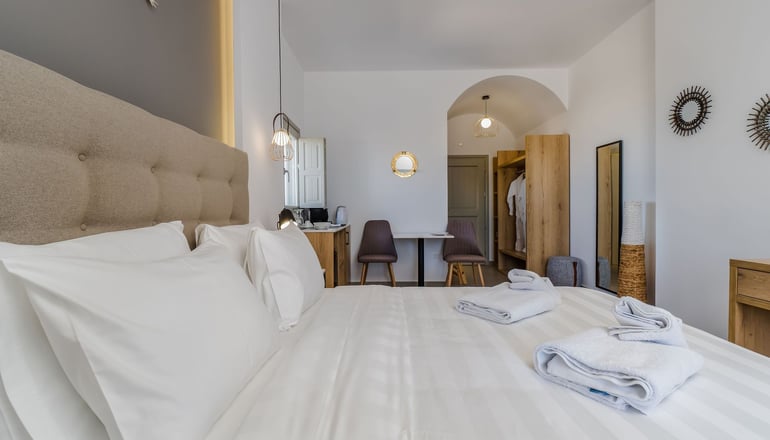 Symphony Suites - Πύργος, Σαντορίνη