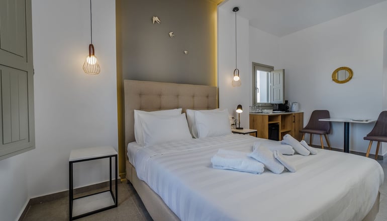 Symphony Suites - Πύργος, Σαντορίνη