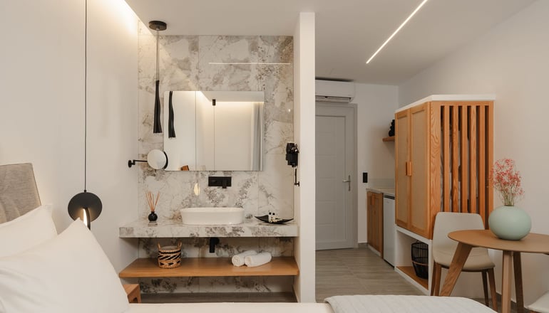 Phaistos Suites - Άγιος Προκόπιος, Νάξος