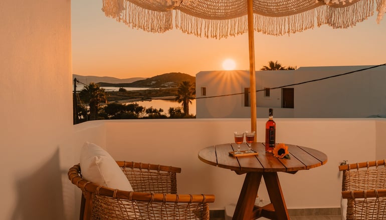 Phaistos Suites - Άγιος Προκόπιος, Νάξος