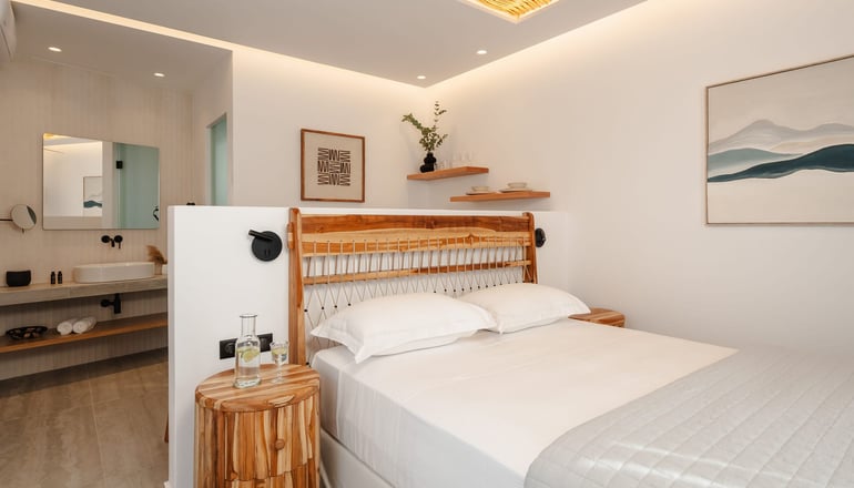 Phaistos Suites - Άγιος Προκόπιος, Νάξος