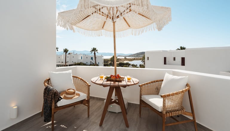 Phaistos Suites - Άγιος Προκόπιος, Νάξος