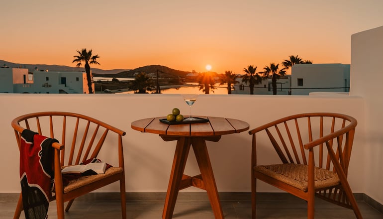 Phaistos Suites - Άγιος Προκόπιος, Νάξος