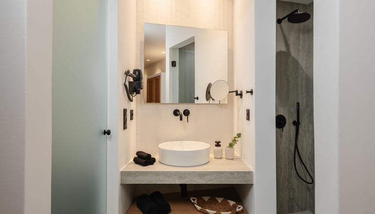 Phaistos Suites - Άγιος Προκόπιος, Νάξος