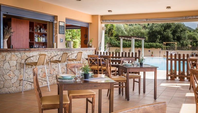 Diana Studios - Τραπεζάκι, Κεφαλονιά