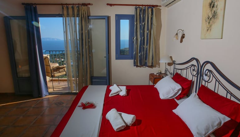 Diana Studios - Τραπεζάκι, Κεφαλονιά