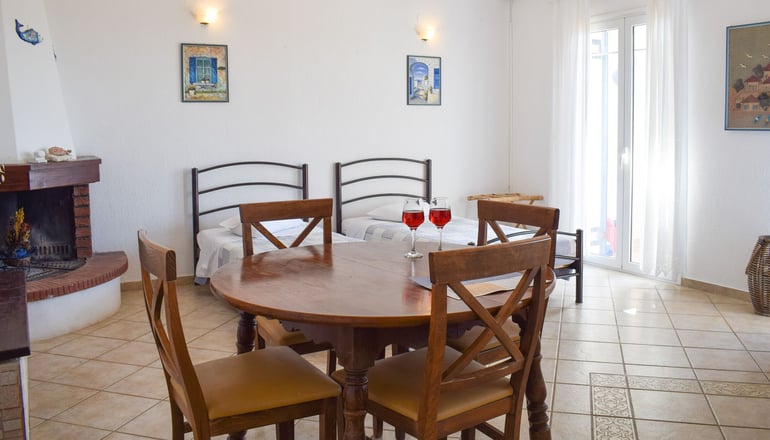 Diana Studios - Τραπεζάκι, Κεφαλονιά