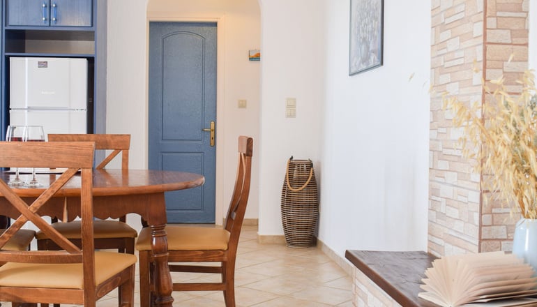 Diana Studios - Τραπεζάκι, Κεφαλονιά