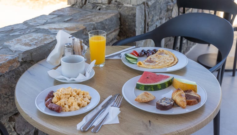 Afroessa - Αδάμαντας, Μήλος