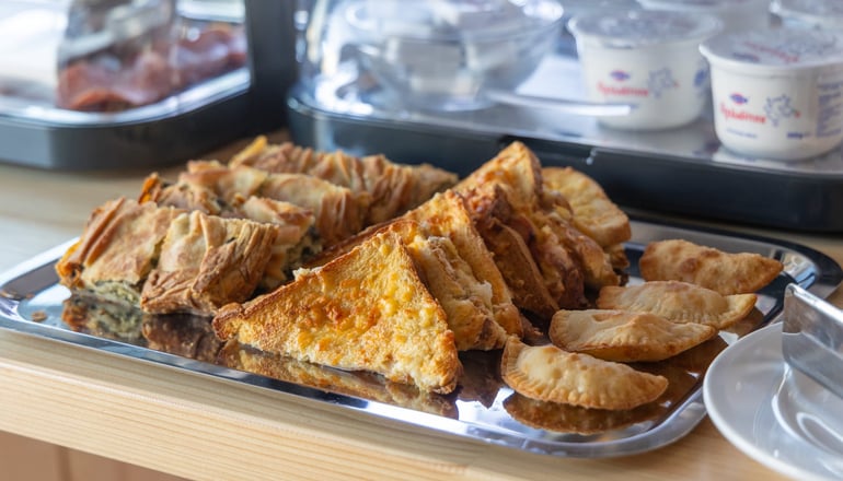 Afroessa - Αδάμαντας, Μήλος