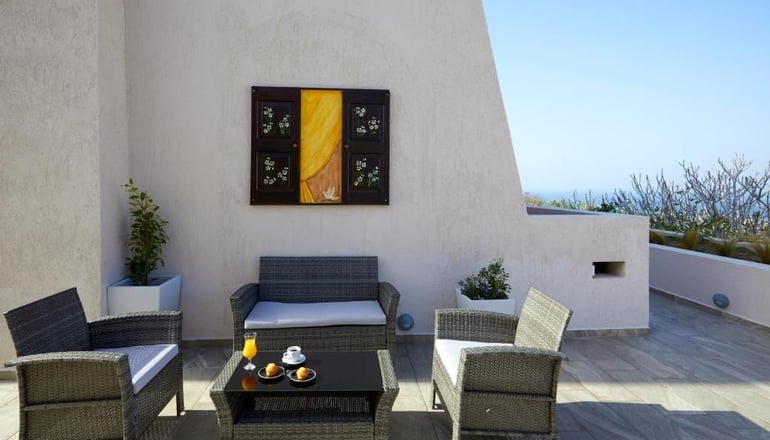 Alyvia Suites - Φοινικιά, Σαντορίνη