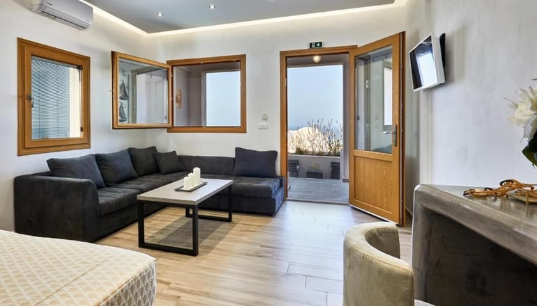 Alyvia Suites - Φοινικιά, Σαντορίνη