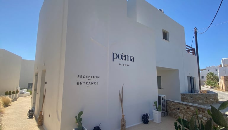 Poema - Αντίπαρος