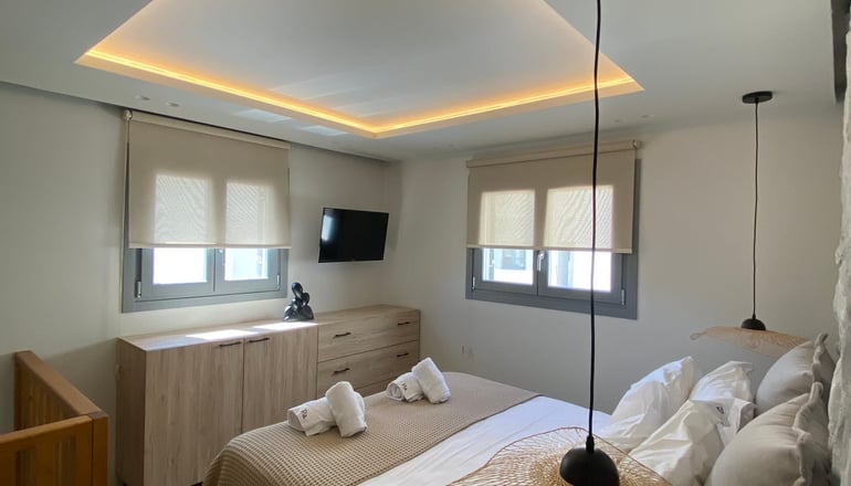 Poema - Αντίπαρος