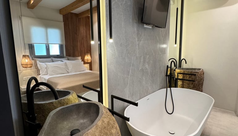 Poema - Αντίπαρος