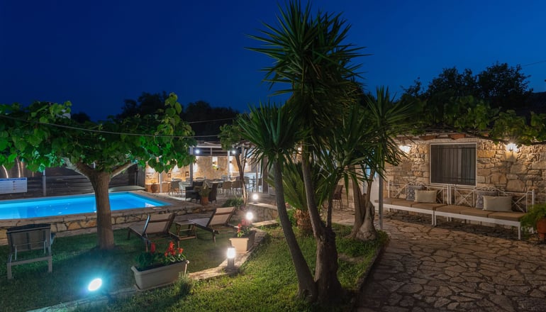 Harmony Apartments - Σύβοτα