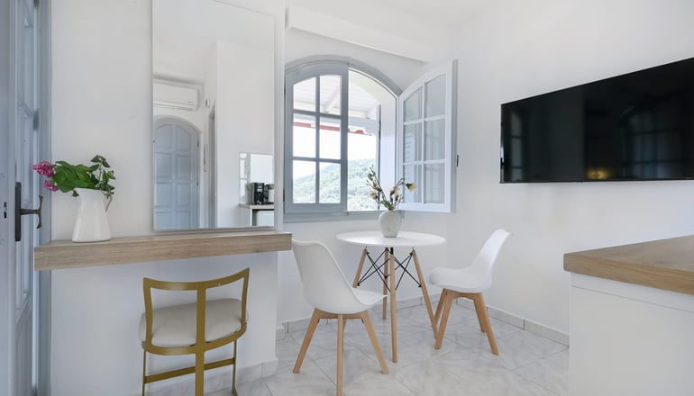 The Well Lichnos - Λύχνος, Πάργα