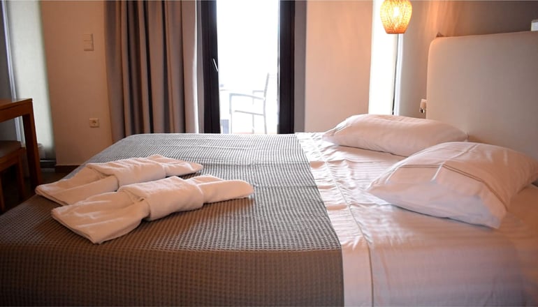 Trizonia Bay Hotel - Τριζόνια, Φωκίδα