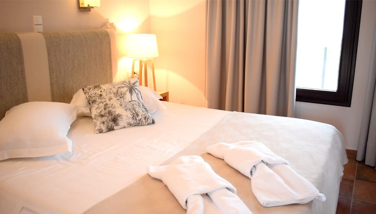 Trizonia Bay Hotel - Τριζόνια, Φωκίδα