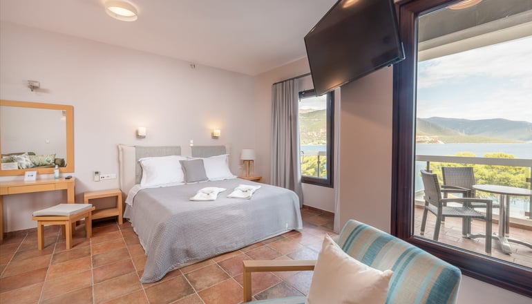 Trizonia Bay Hotel - Τριζόνια, Φωκίδα